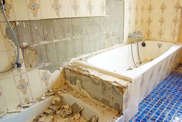 Bathtub Demolition in Cedar Falls