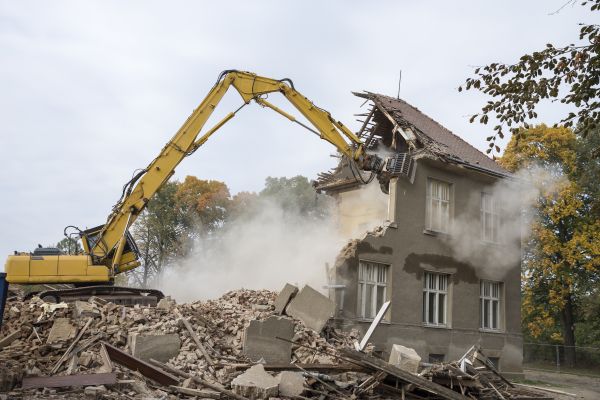 House Wrecking in Cedar Falls